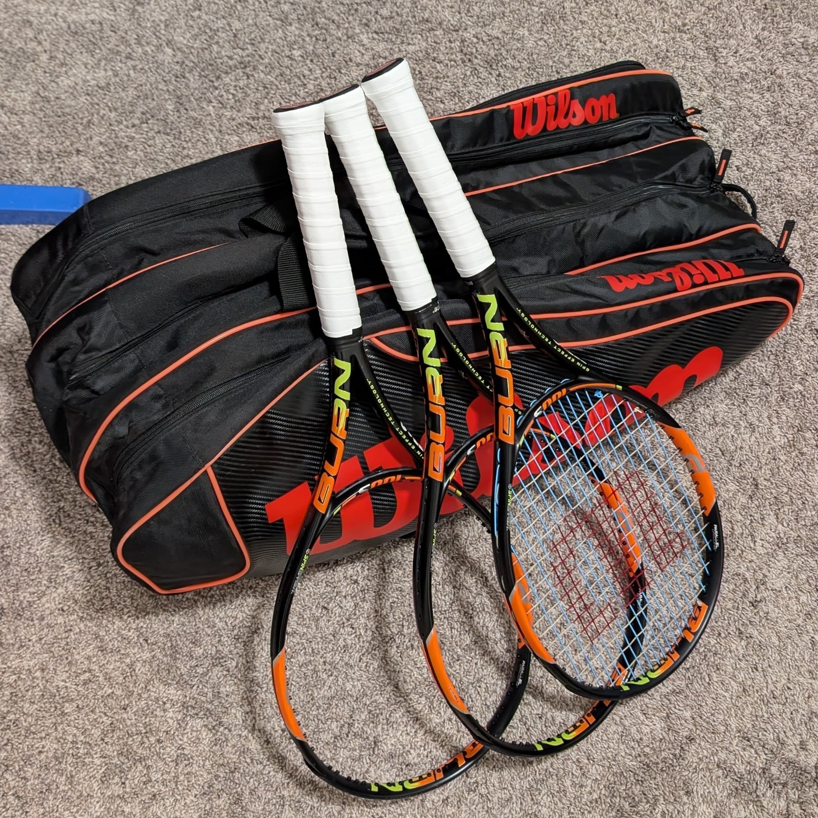 (3 Racquets + Bag) 3 Wilson Burn 100S Racquets + Wilson Burn Team 9 Racquet Bag