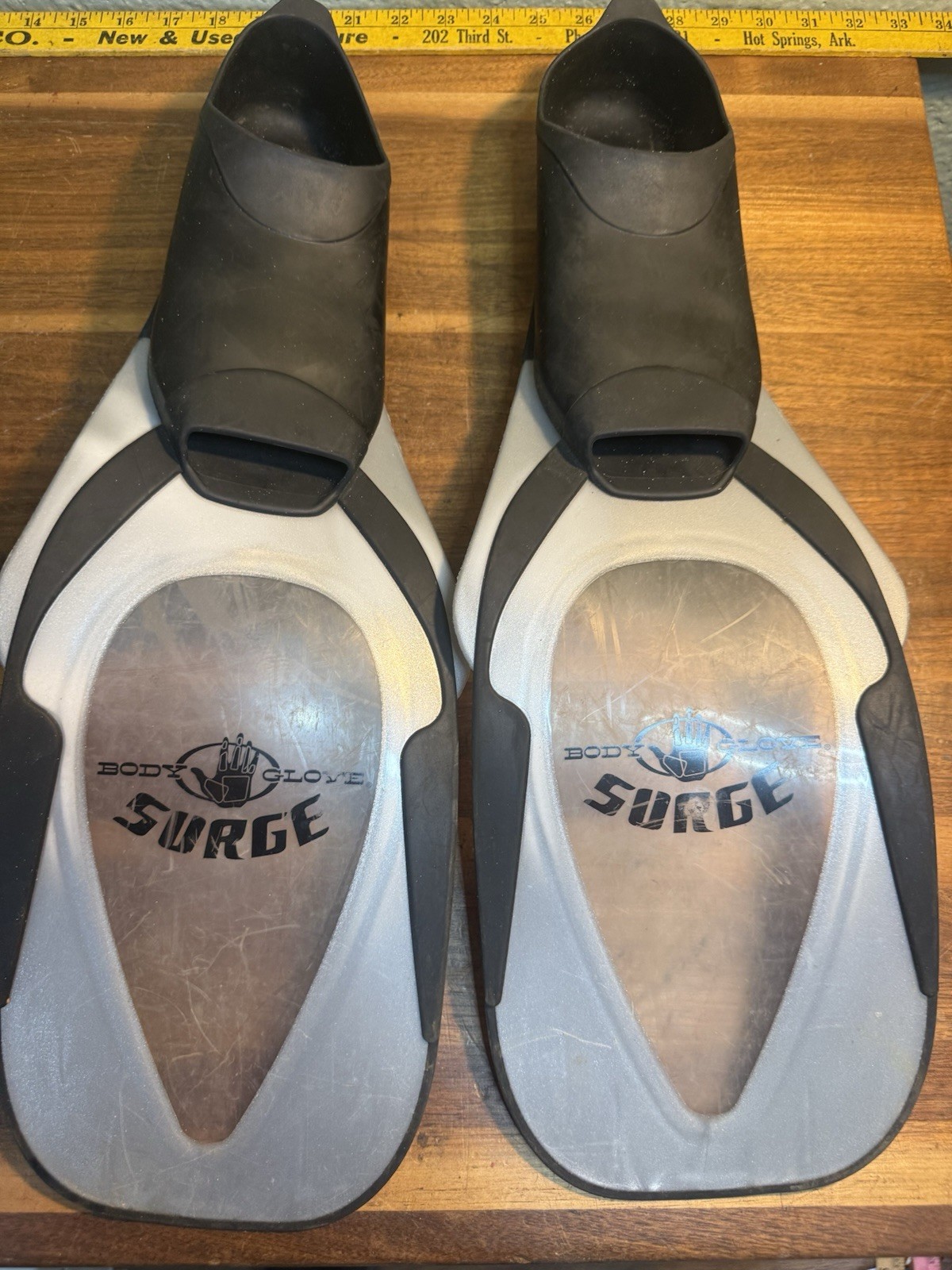 Body Glove Surge Snorkel Scuba Diving Fins Flippers Size 5-6 Made in Italy