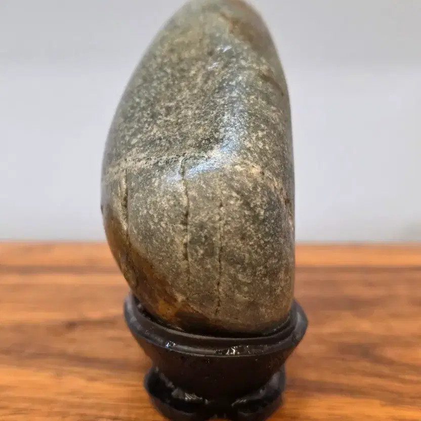 Unique Interpretation Mineral Pendant, Size 10x7x3.5cm, Pre-Owned