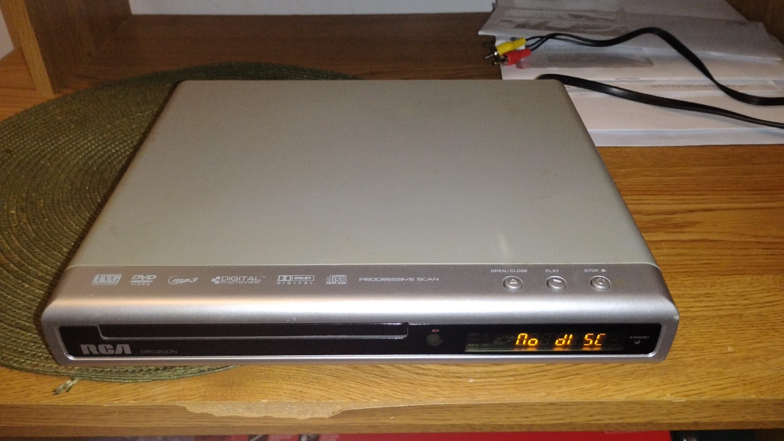 RCA DVD/CD player DR200N no remote tested working