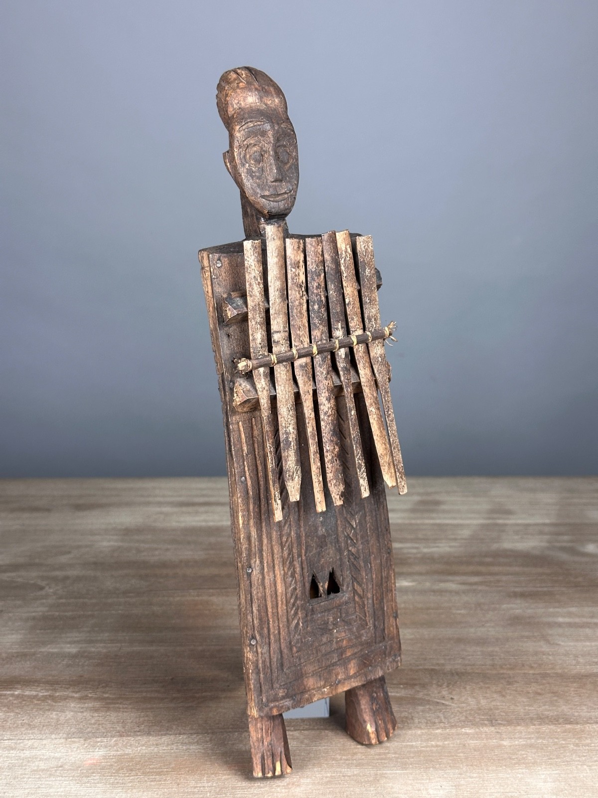 Ancien Sanza africain likembé Luba Songye RDC instrument rituel art Tribal