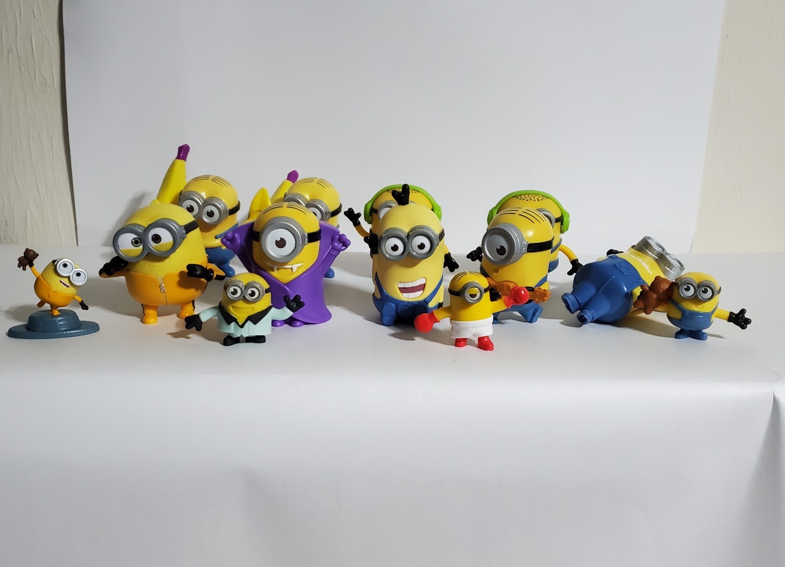 Despicable Me Minions Universal Studios Happy Meal Toy Figure Lot Of 13 *READ*