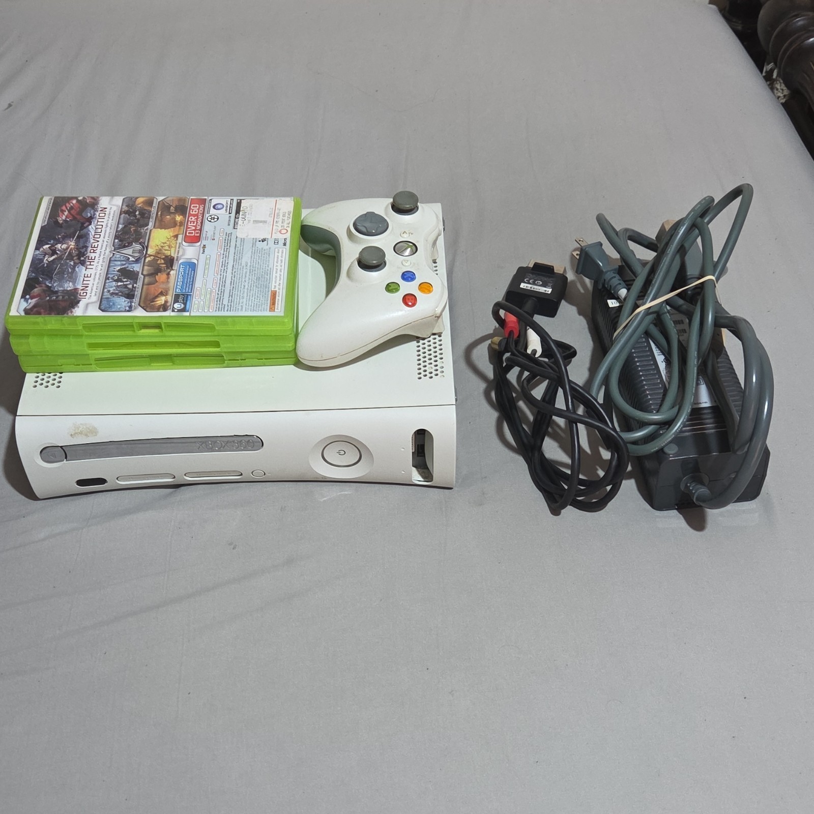 Microsoft Xbox 360 Console Bundle Controller Hard Drive Cables, 3 Random Games