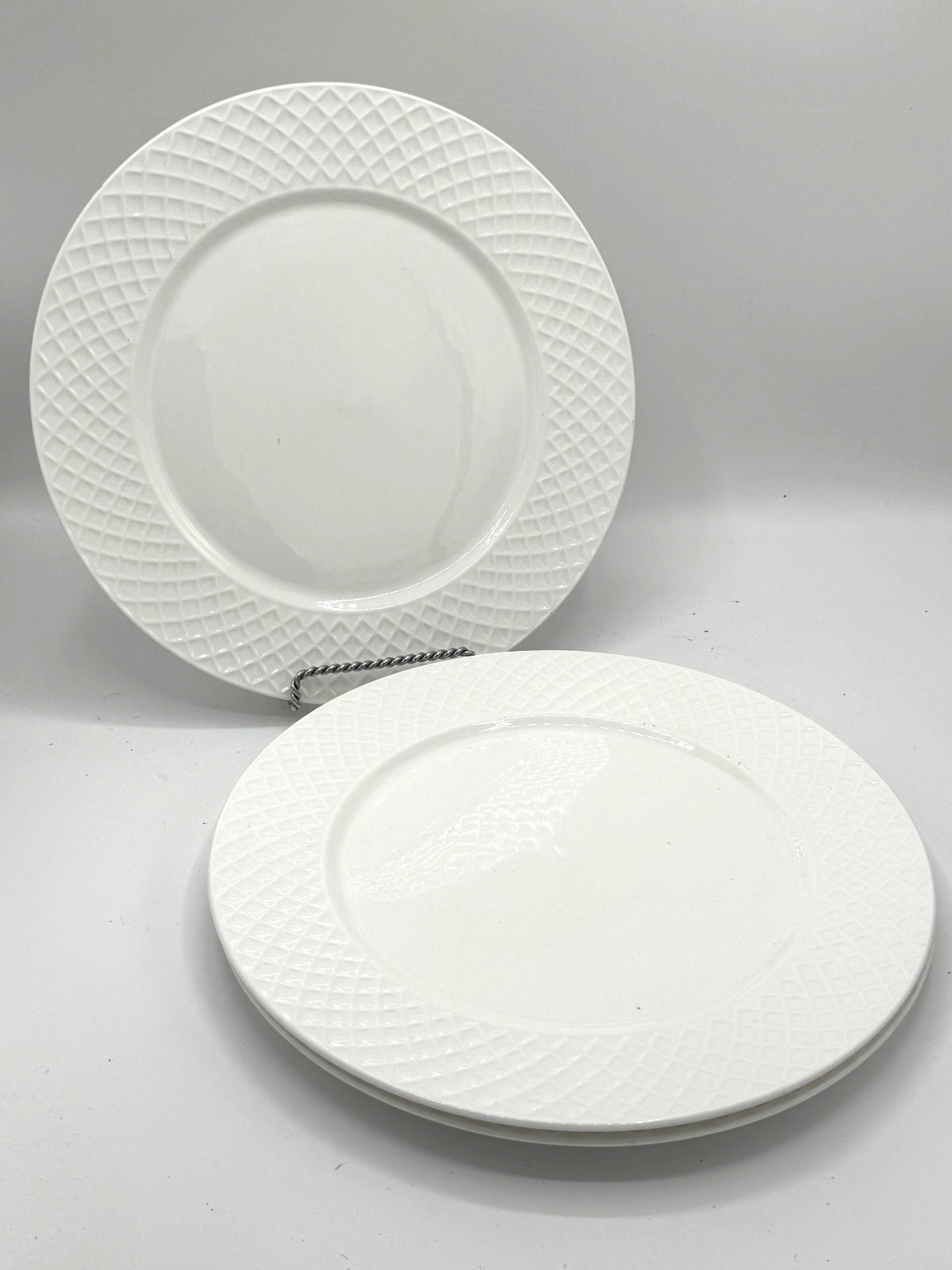 Mikasa Trellis White Set of 3 11" Bone China Dinner Plates Excellent