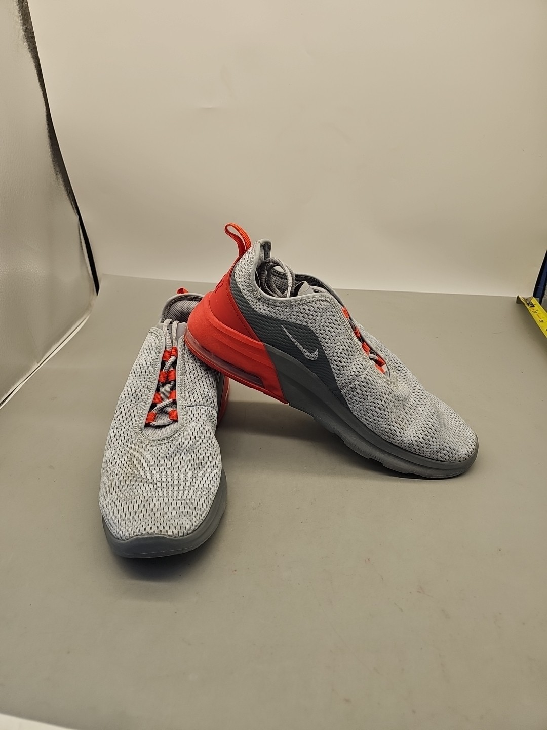 Nike Air Max Motion 2 Men’s Running Training Shoe Grey Red Size 11.5  C17589001