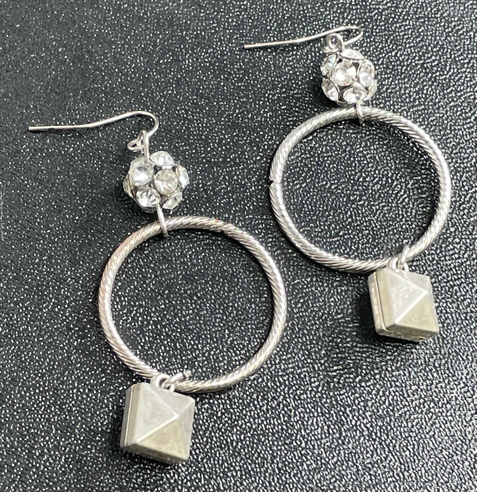 Vintage 2.5” Crystal Rhinestone Silver Tone Metal Dangle Earrings