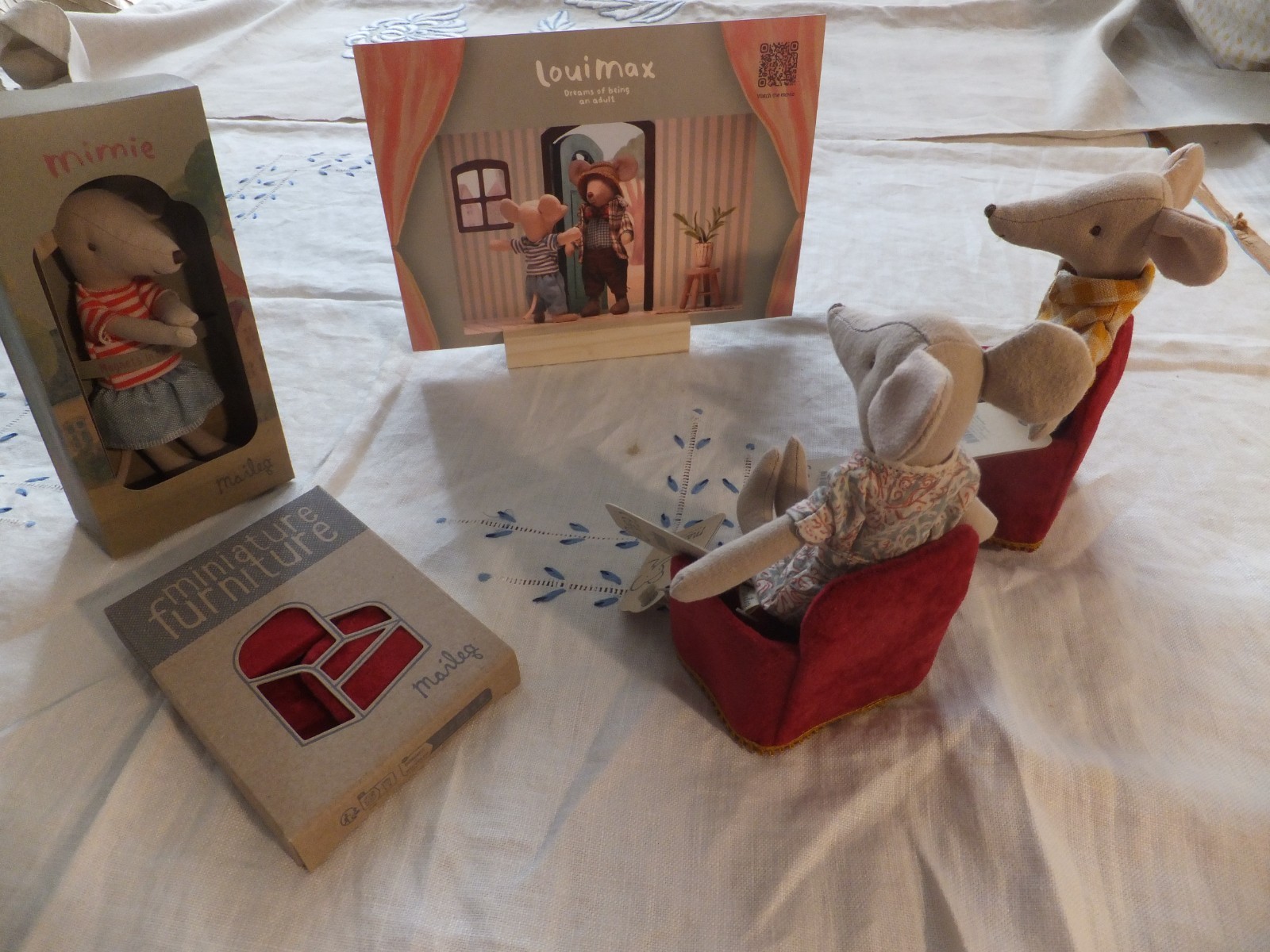 Maileg LouiMax Cinema Kit Story Comes To Life 3 Chairs Mice Screen w QR Code NEW