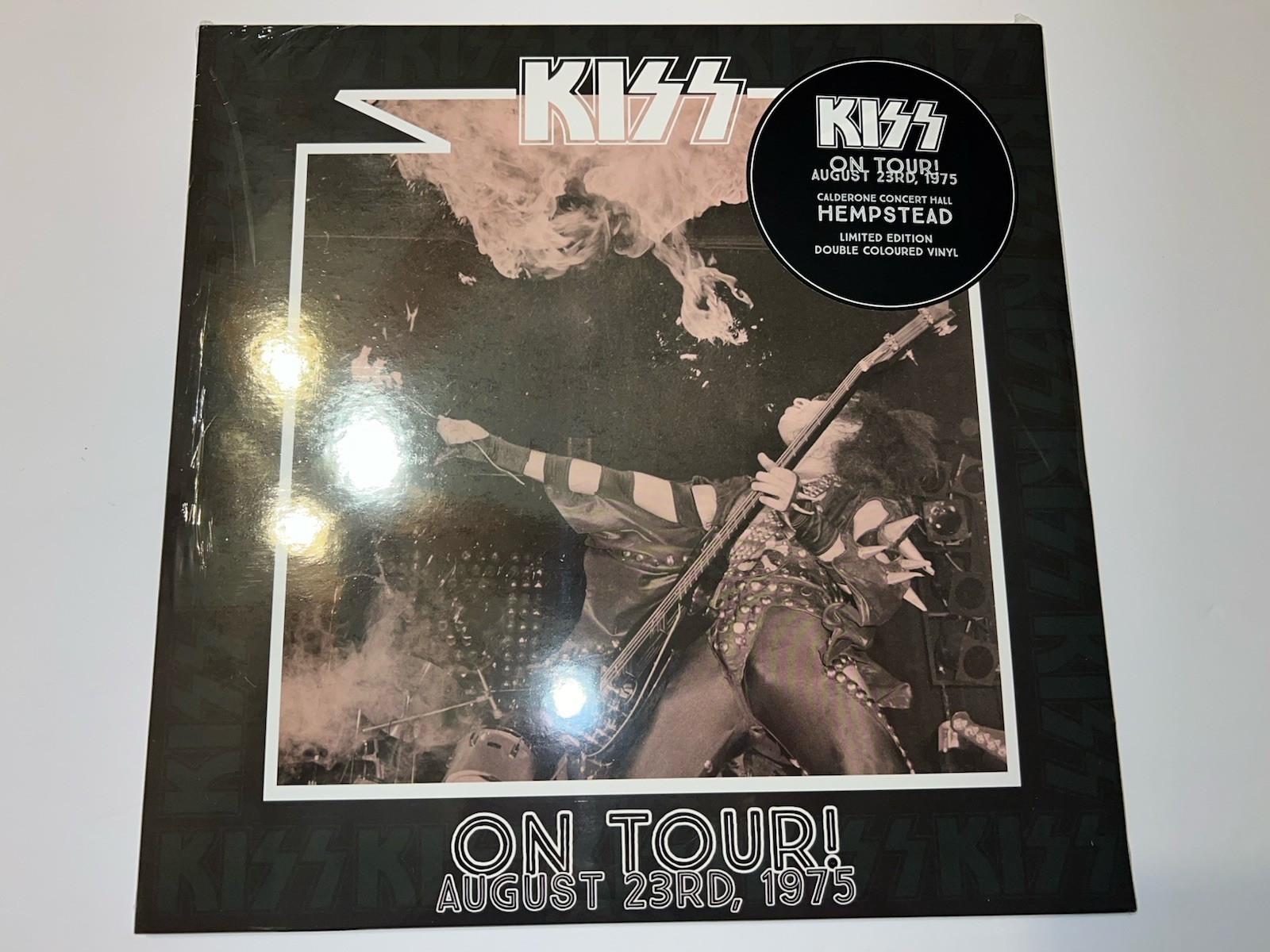 KISS ”ON TOUR AUG 23RD 1975 NY”DOUBLE  CLEAR LP/VINYL  RARE SEALED ACE FREHLEY.