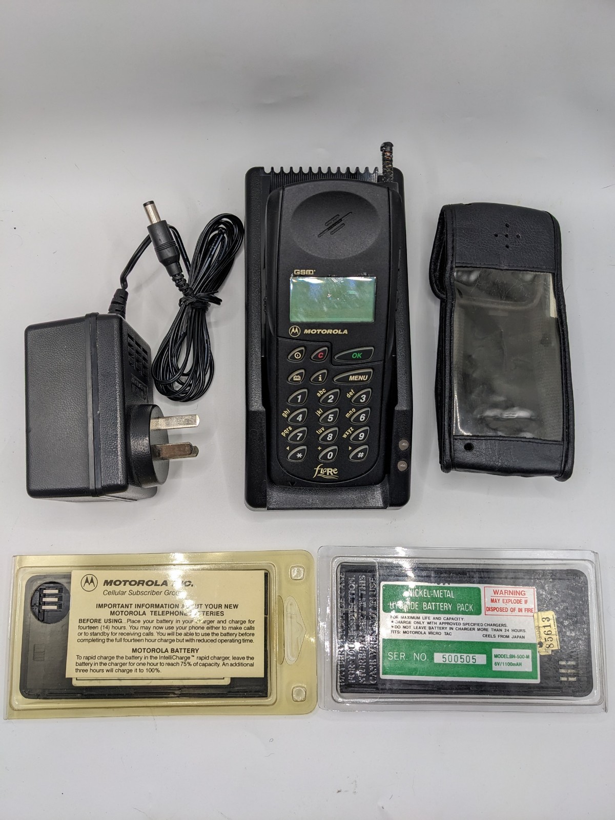Vintage 1995 Motorola Flare International 6200 GSM Mobile Cellphone with box