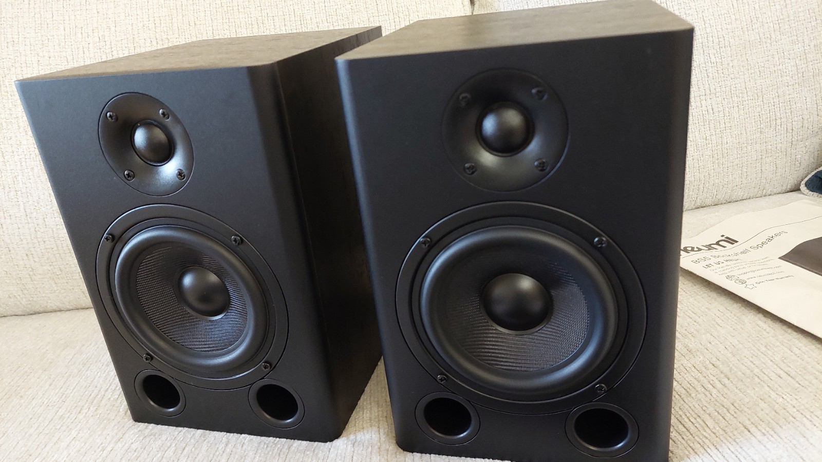 NEUMI BS5 Passive Bookshelf Speakers, 5-Inch Woofer, 1-Inch Tweeter, Dark Woo...