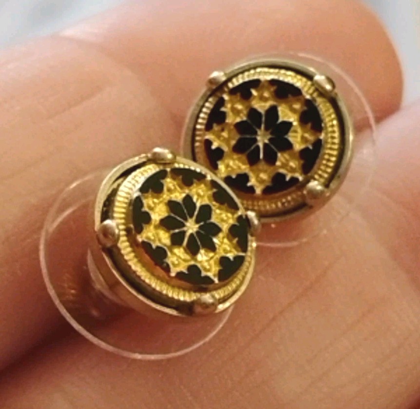 Vintage AVON 1980 "Snow Fantasy" Victorian Style 3/8" Stud Earrings!