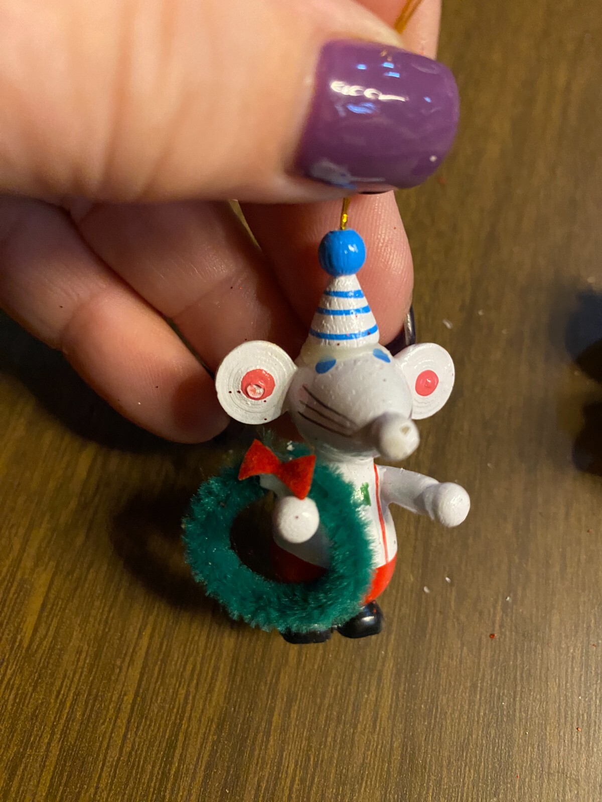 Vintage 1980's Mini Wooden Mouse Holding Wreath Christmas Ornament Taiwan