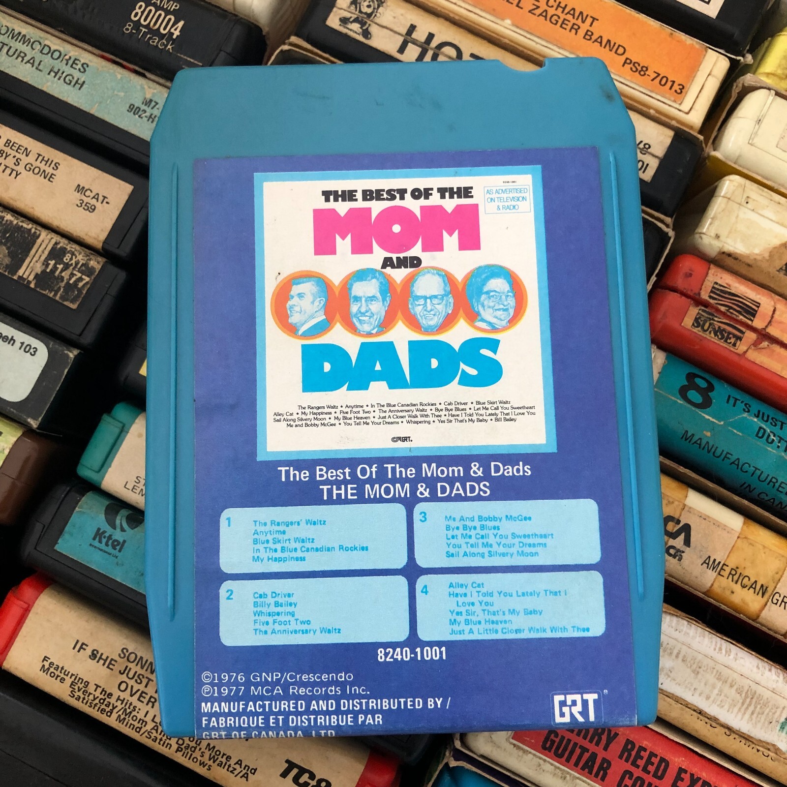 The Mom & Dads : The Best of (1977) Lear Jet S 8 Track CANADA