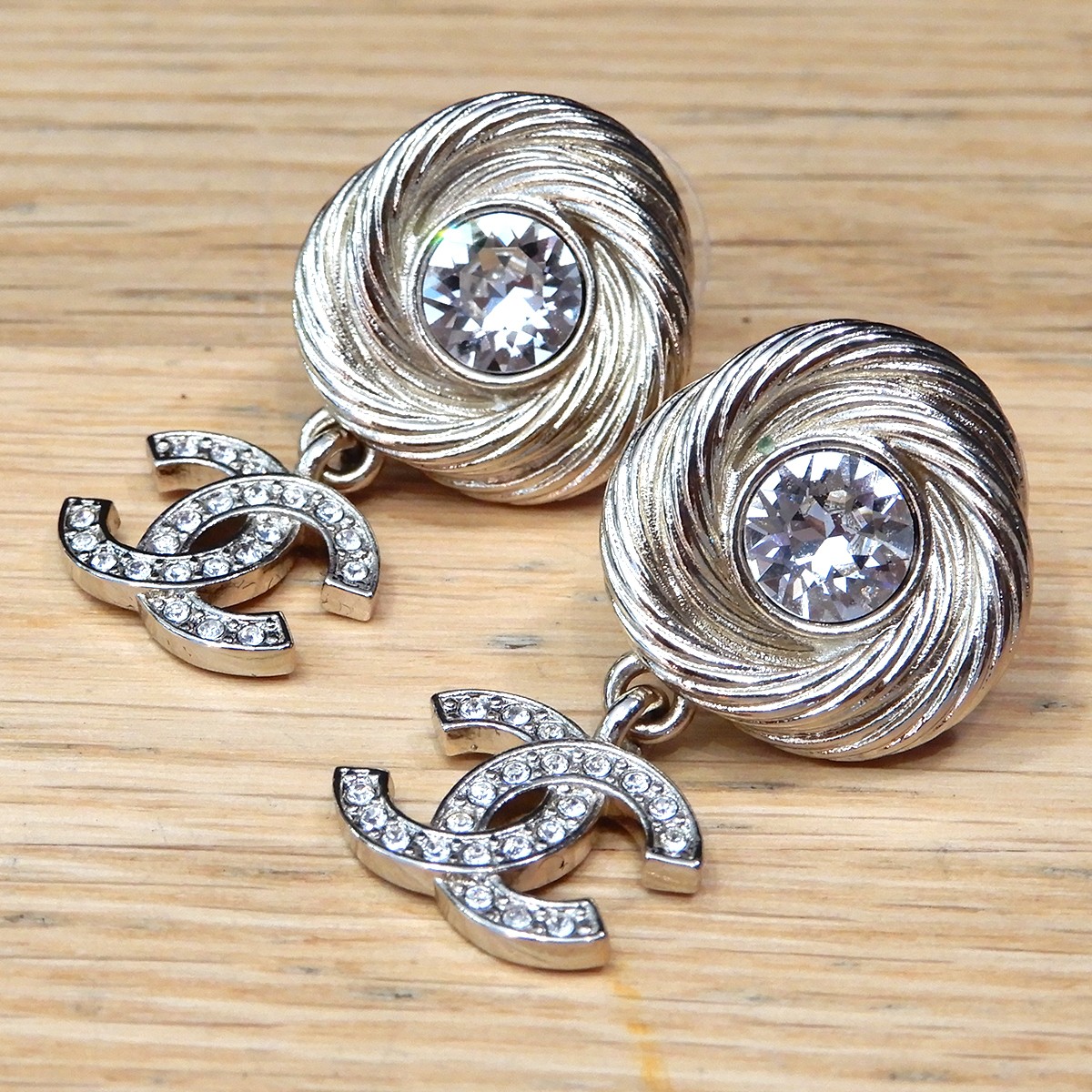 CHANEL Coco Mark Swing Earrings Rhinestones Champagne Gold L25S ABF848 Strass 1