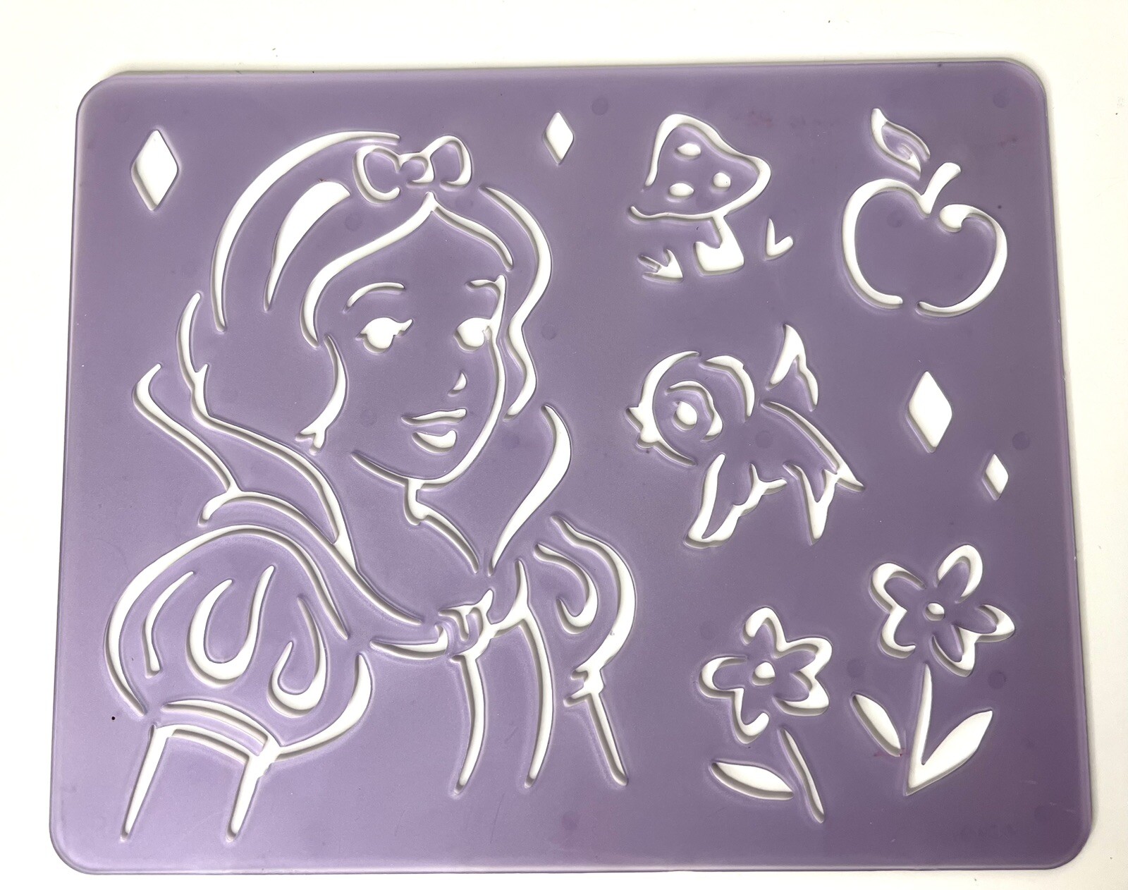Disney Princess Stencil Snow White 8x10 Bird Flower Apple Mushroom Art Pre-owned