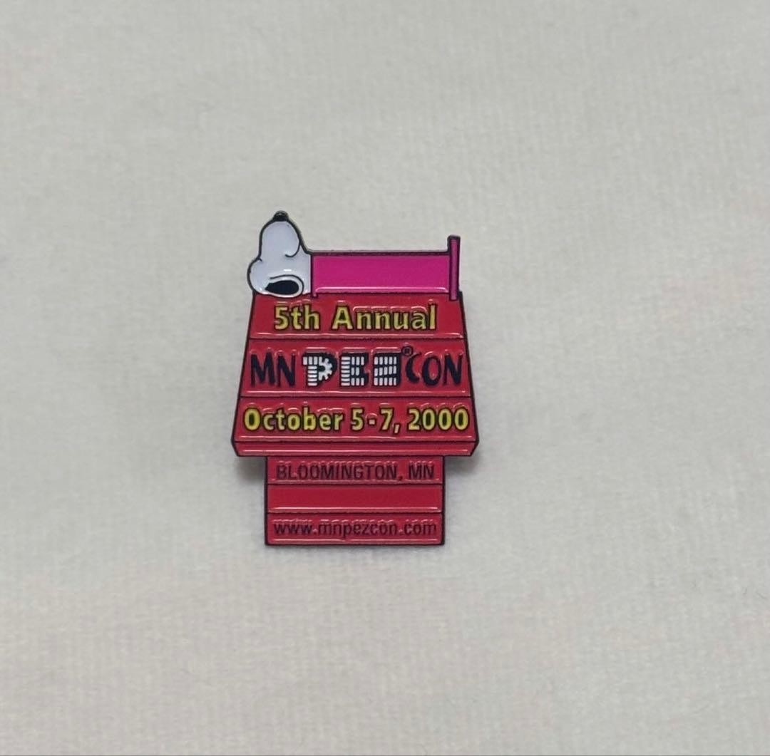 Snoopy Pez Convention Pin Badge 3cm Official Character Collectible Japan