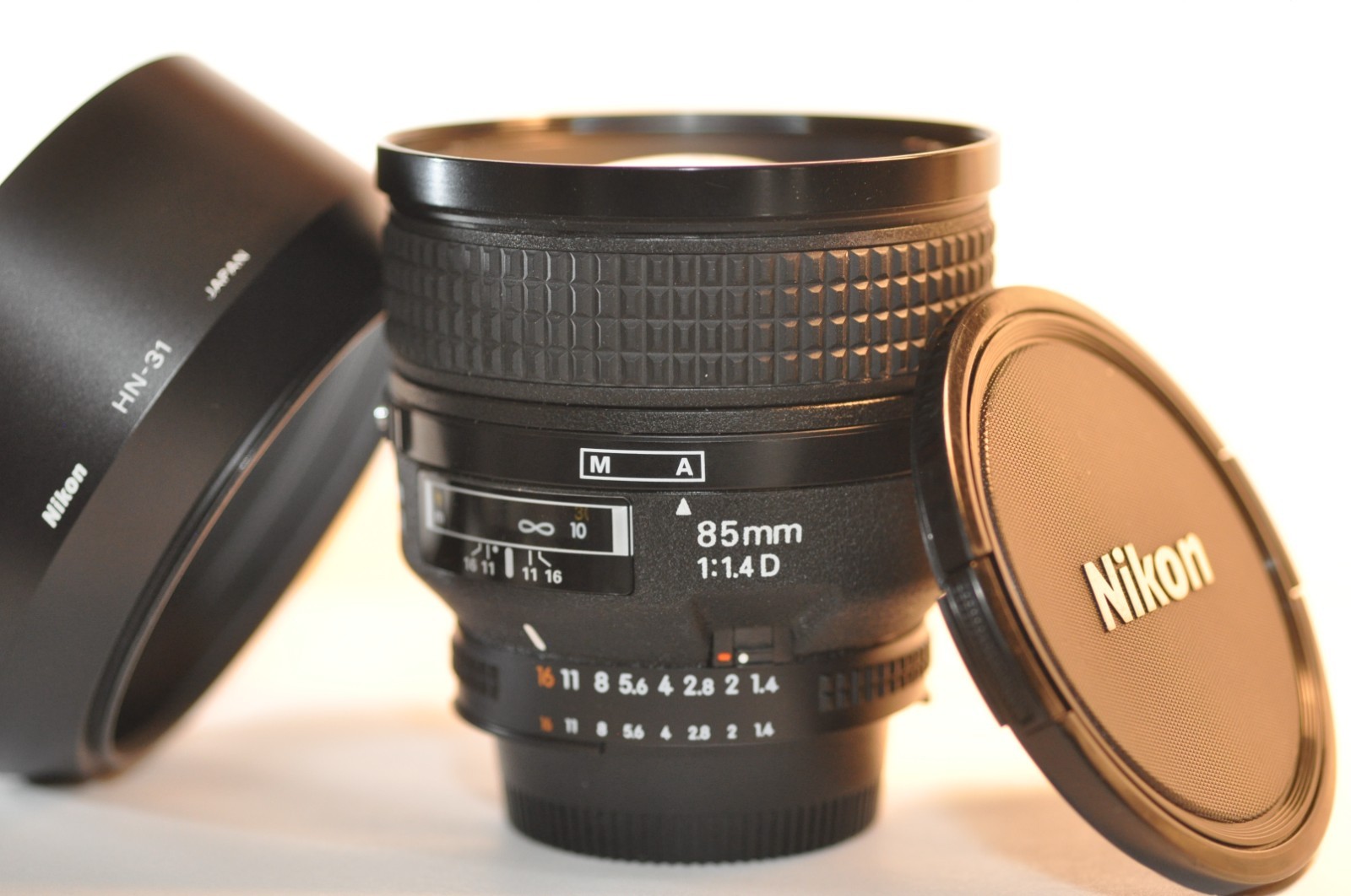 Nikon AF D Nikkor 85mm f/1.4 PRIME FAST portrait FX lens for D750 DF D850 D780