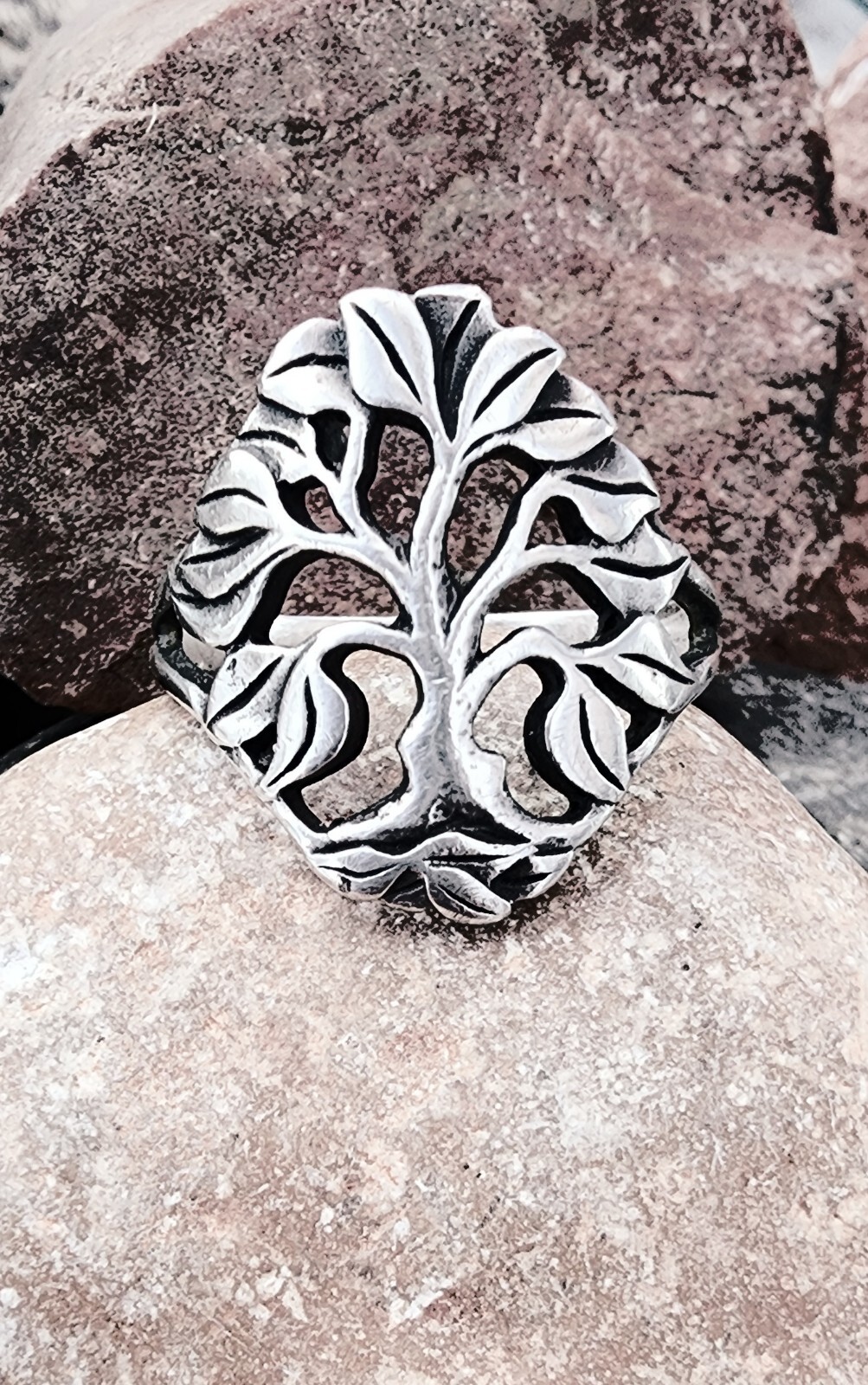 Retired James Avery Tree Ring Size 9.75 Sterling Silver