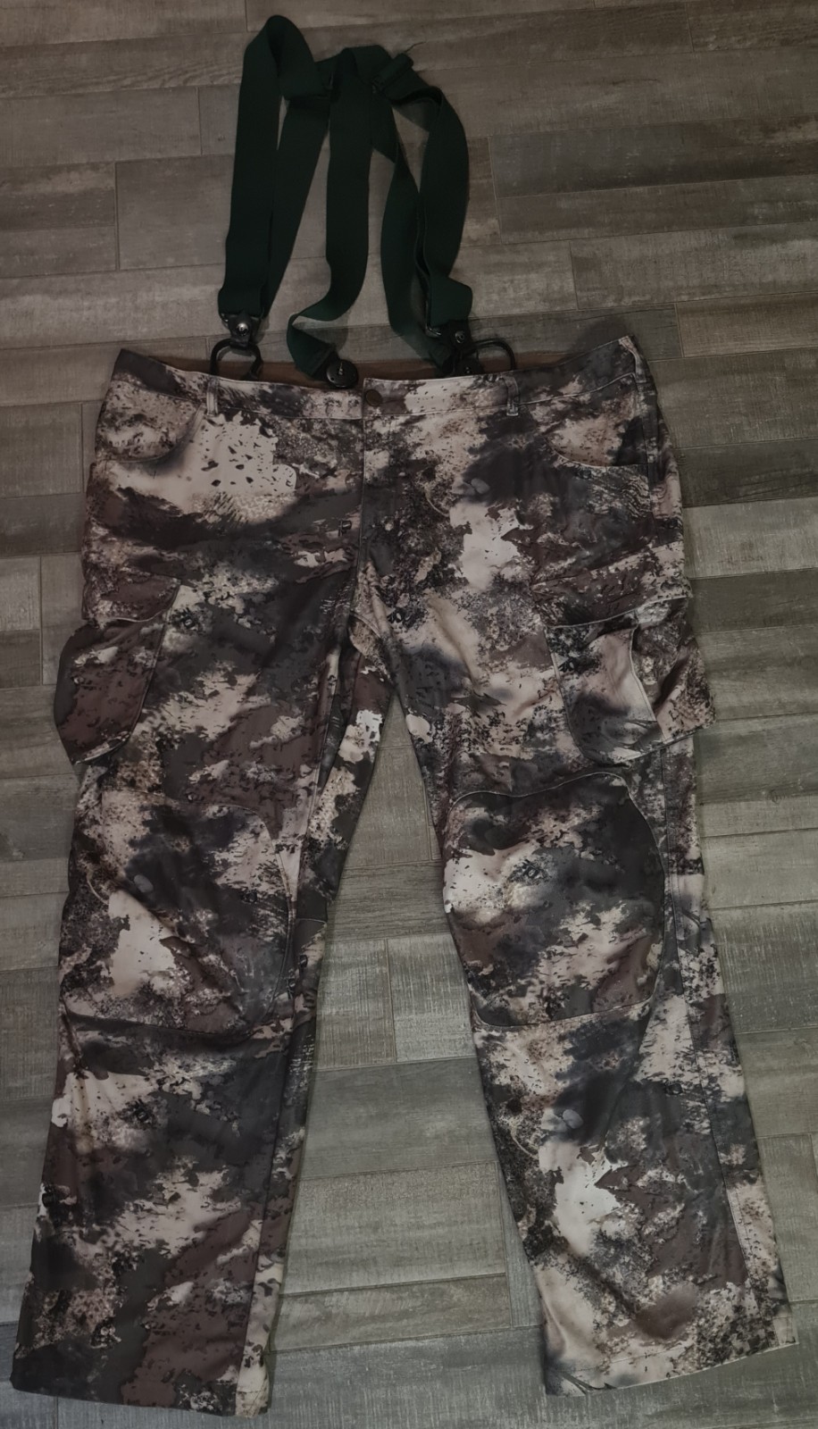 Cabelas Outfit Camo Men's Pants With Suspenders Size: 46 Tall