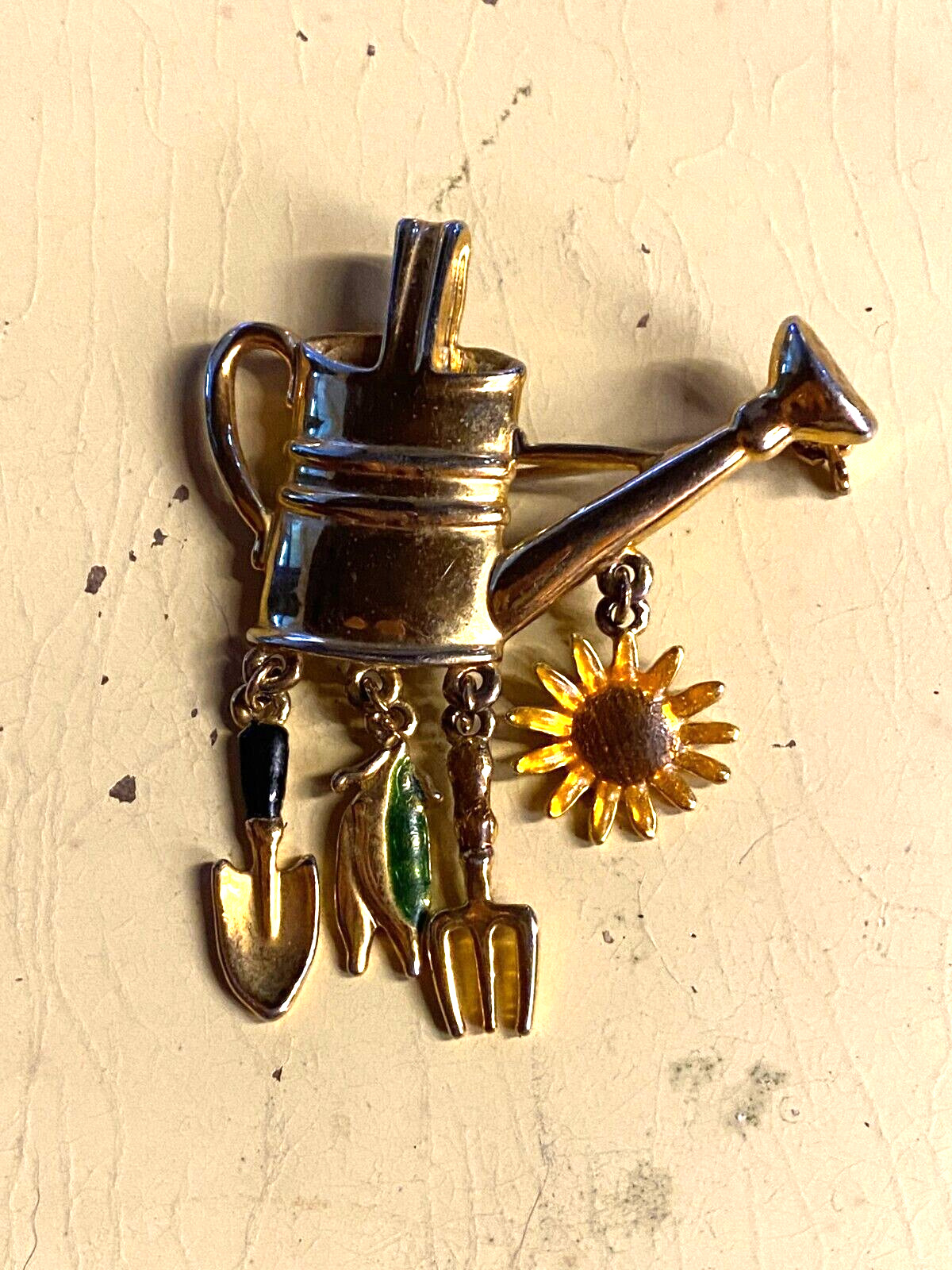 Vintage Gold tone Watering Can Garden Dangle Sunflower Pin Brooch 2 1/4"