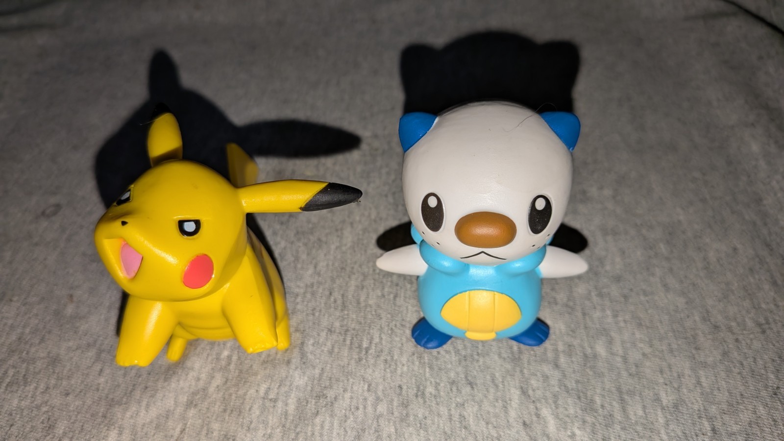 2011 JAKKS PACIFIC POKEMON Pikachu And Oshawatt 