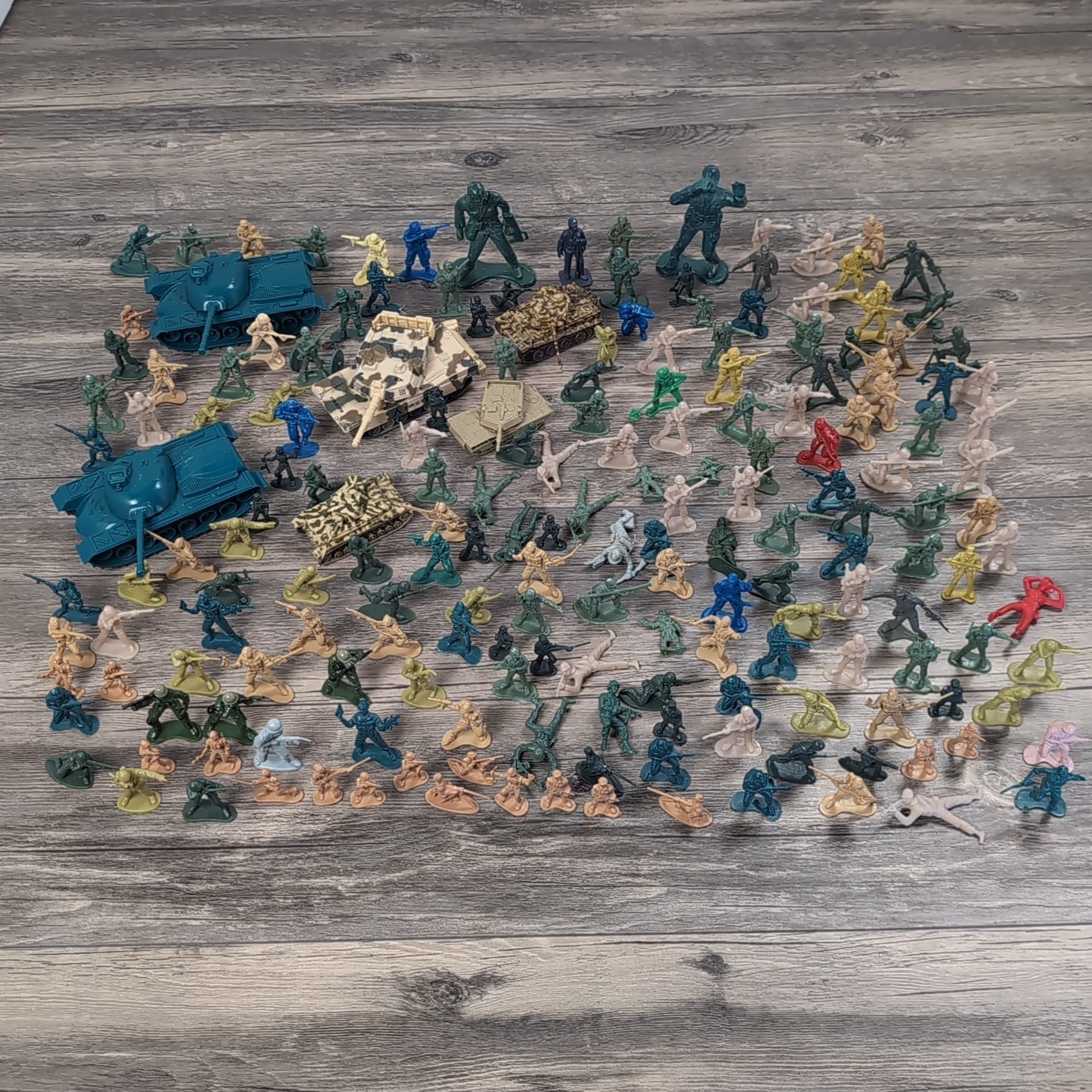 Massive Plastic Army Men Vintage Toy Figure Lot 190 Count 2 Lbs Including Tanks