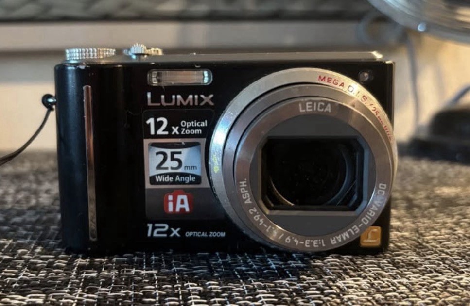 Panasonic Lumix DMV-ZS1 Digital Camera With Battery Without charger