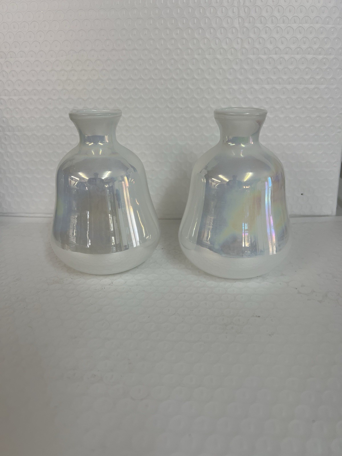 HAND BLOWN IRIDECENT PEARL WHITE OPAL SWIRL ART GLASS BUD VASES~Set Of 2~ 3”x2.5