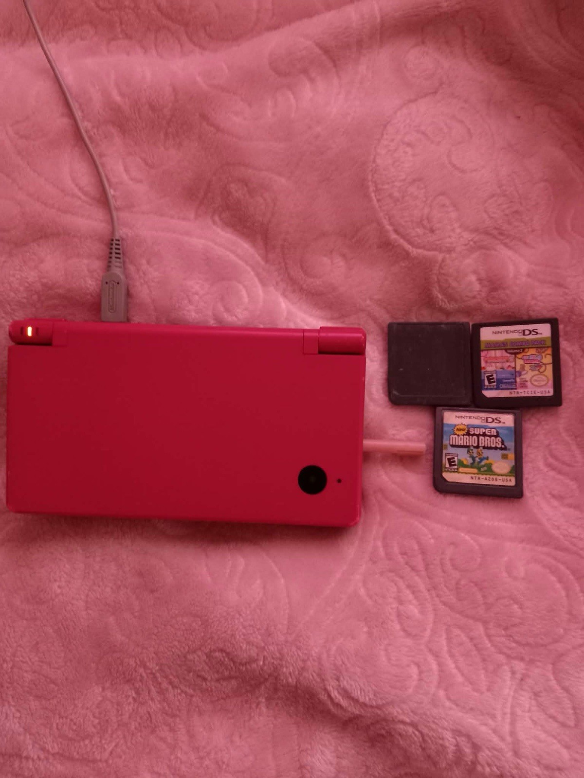 Nintendo DSi Pink with Super Mario Bros, Cooking Mama, Strawberry Shortcake Gam…