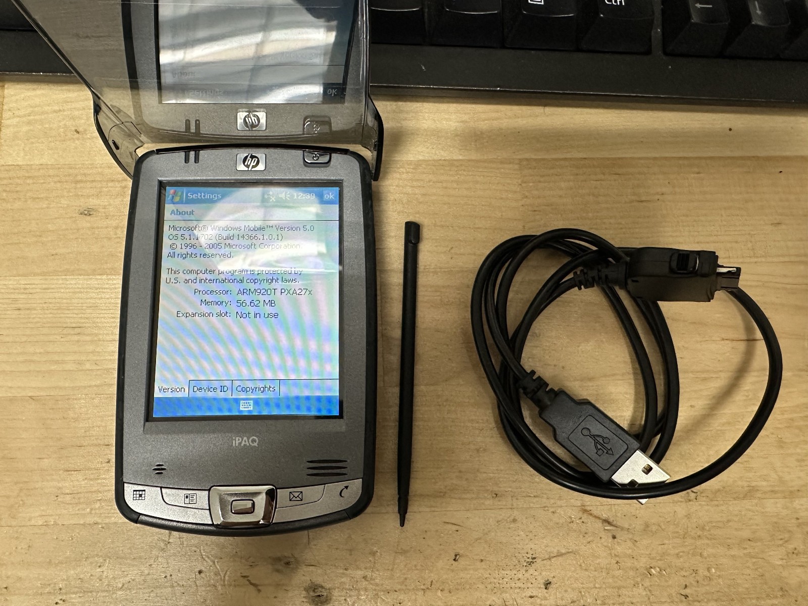 HP iPAQ HX2490C Pocket PC w/ New Battery FB101AA#ABA