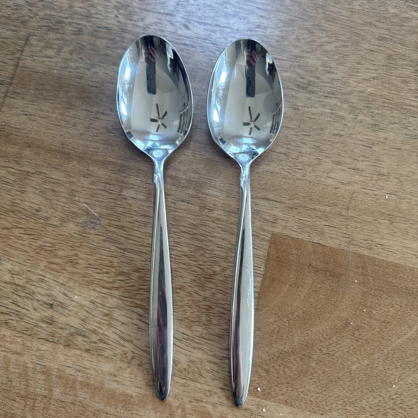 Oneida Spoons Oneidacraft Deluxe Stainless  Set of 2