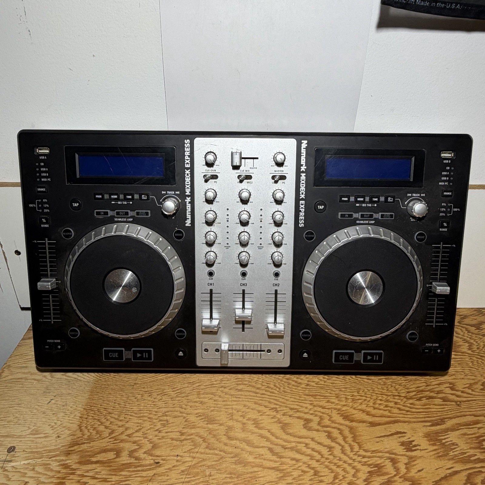 Numark Mixdeck Express + Case DJ Controller Mixer CD Player