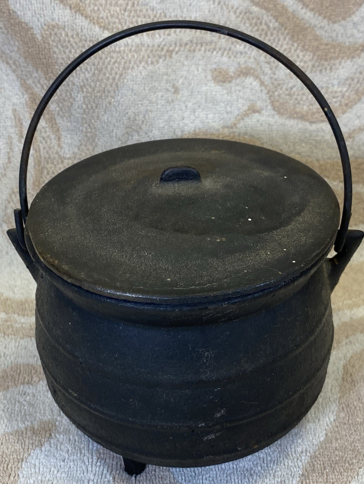 Small Black Cast Iron Caldron / Kettle With Lid & Handle Vintage