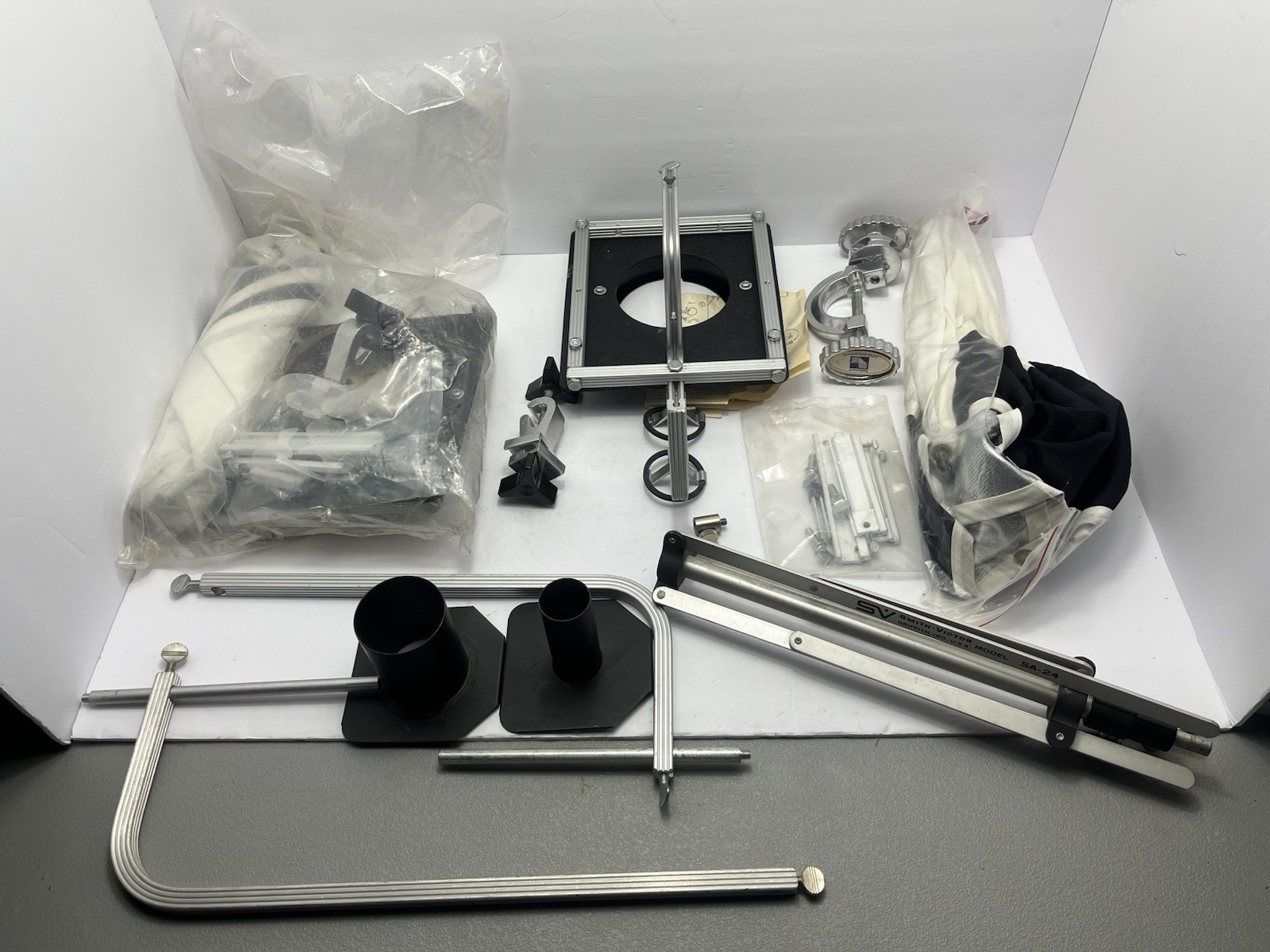 2 Larson Reflectasol Soff Boxes Mini Photo Studio + 1 Smith-Victor 5’ Stand