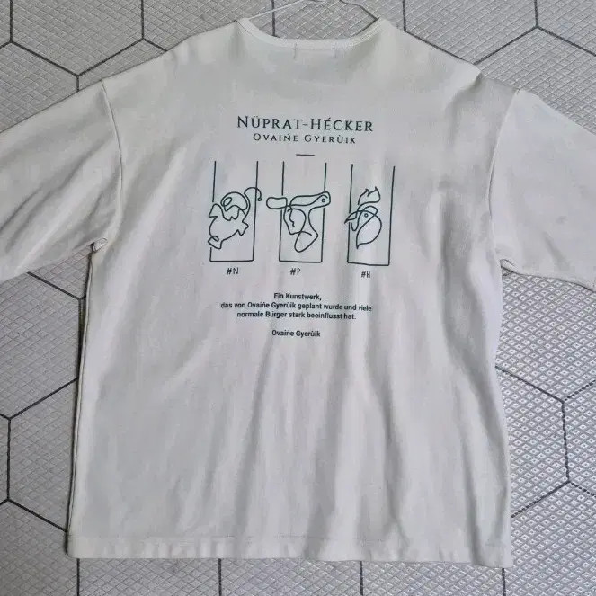 Ovangcerg Nupheak Beige Short Sleeve T-Shirt M