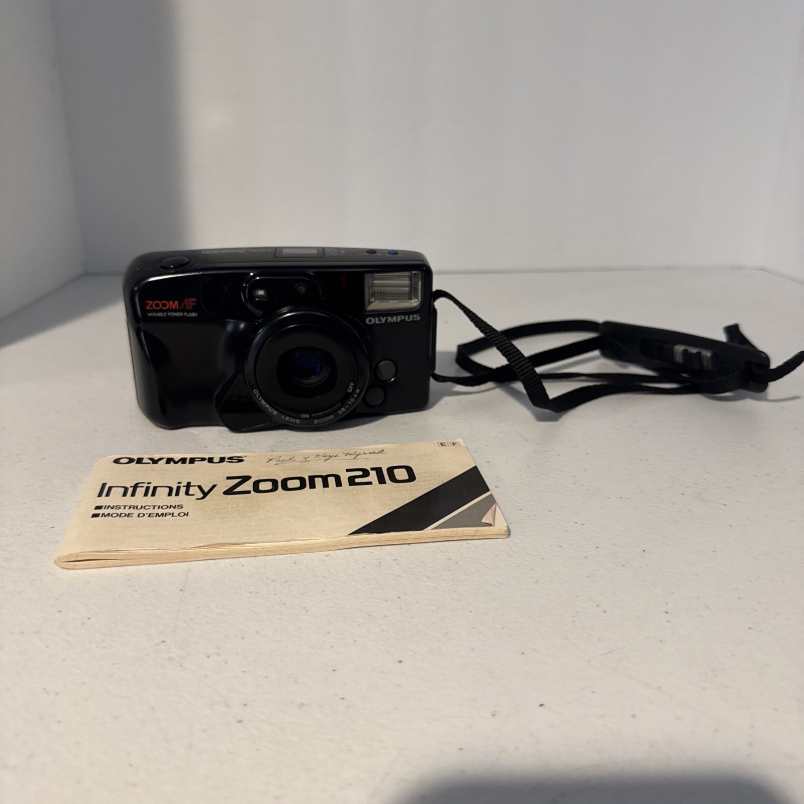 Olympus Infinity Zoom 210 AF 35mm Camera