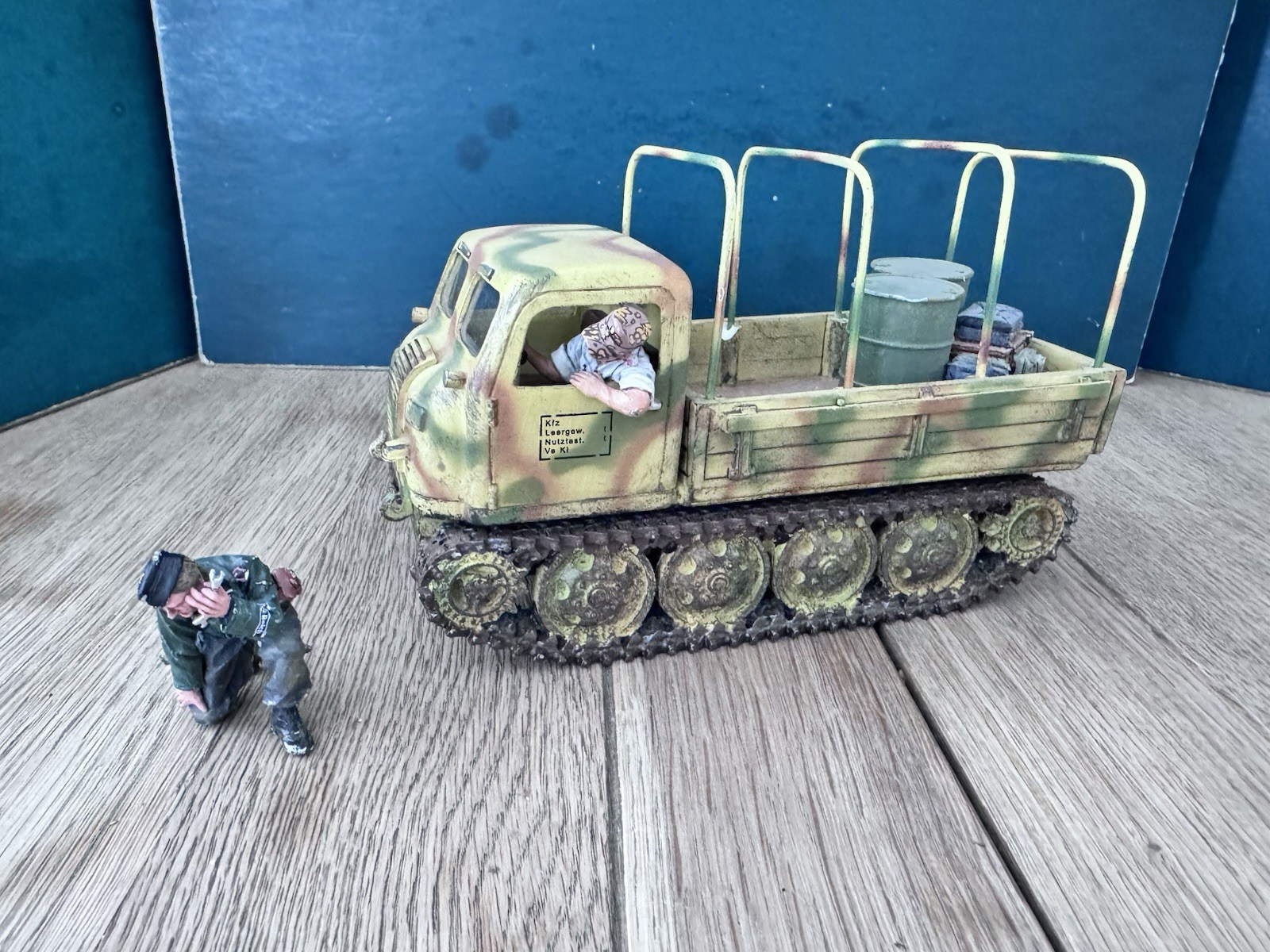King & Country: From Set WS175 Summer Raupenschlepper.  Unboxed w/ Damage