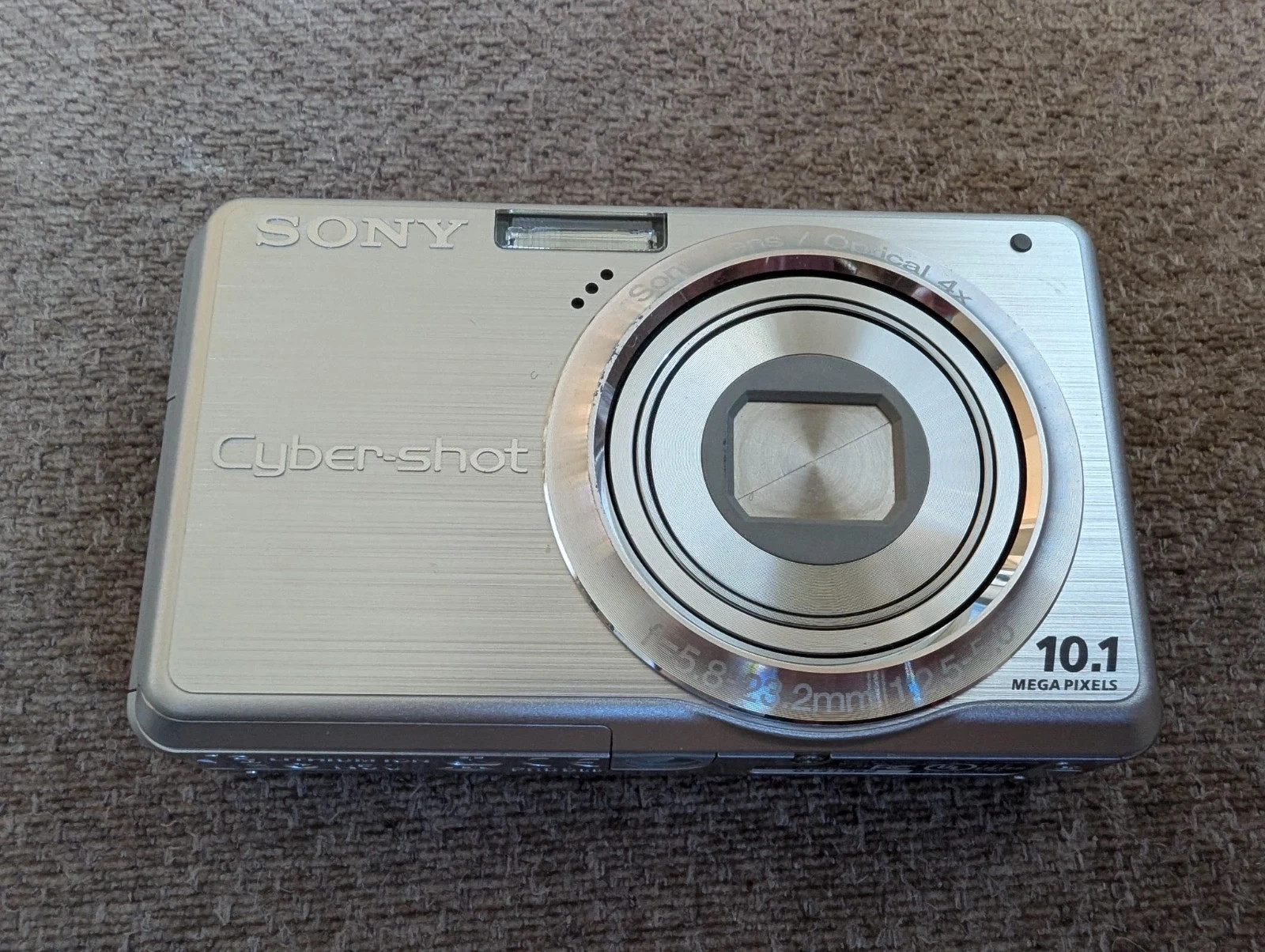 Sony – Cyber-shot DSC-S950 – Digital Compact Camera – 10.1MP, Silver – Used