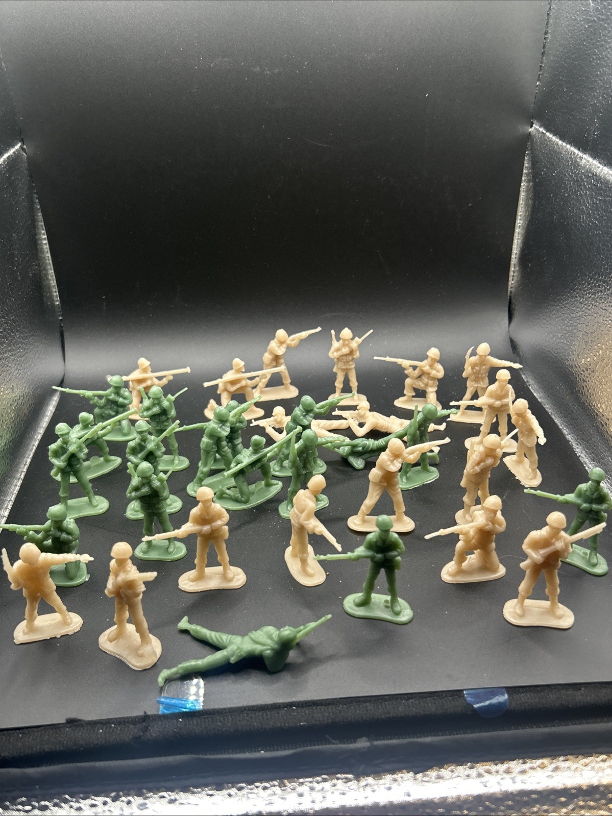 Vintage Plastic Army Men Toy Soldier Lot Green Tan Military Figures