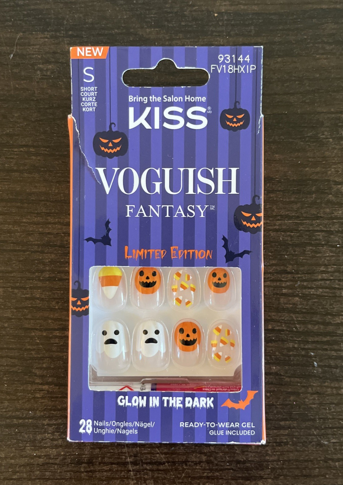 NIP Kiss Voguish Fantasy Halloween Short Almond #93144 Glow In The Dark Glue Inc