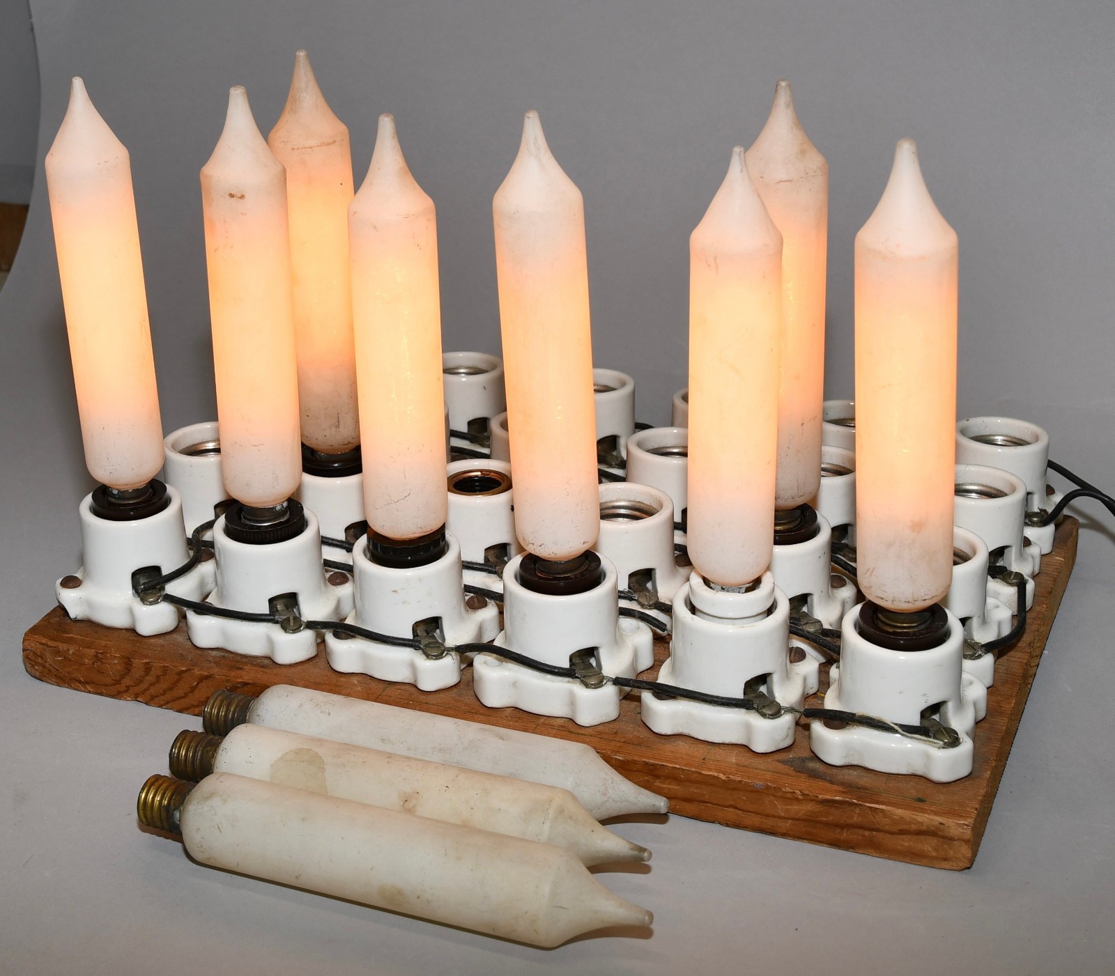 LOT OF 11 VINTAGE MAZDA WHITE FROSTED CANDLES E17 C9 WORKING LIGHT BULBS!