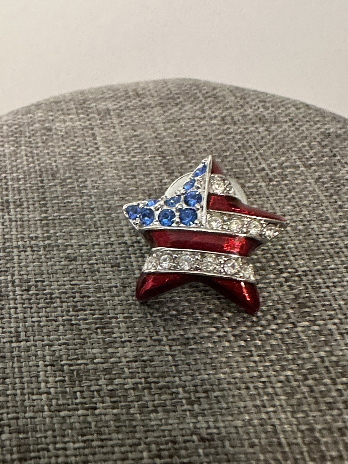 CHRISTOPHER RADKO USA PATRIOTIC JEWELED STAR AMERICAN FLAG PIN