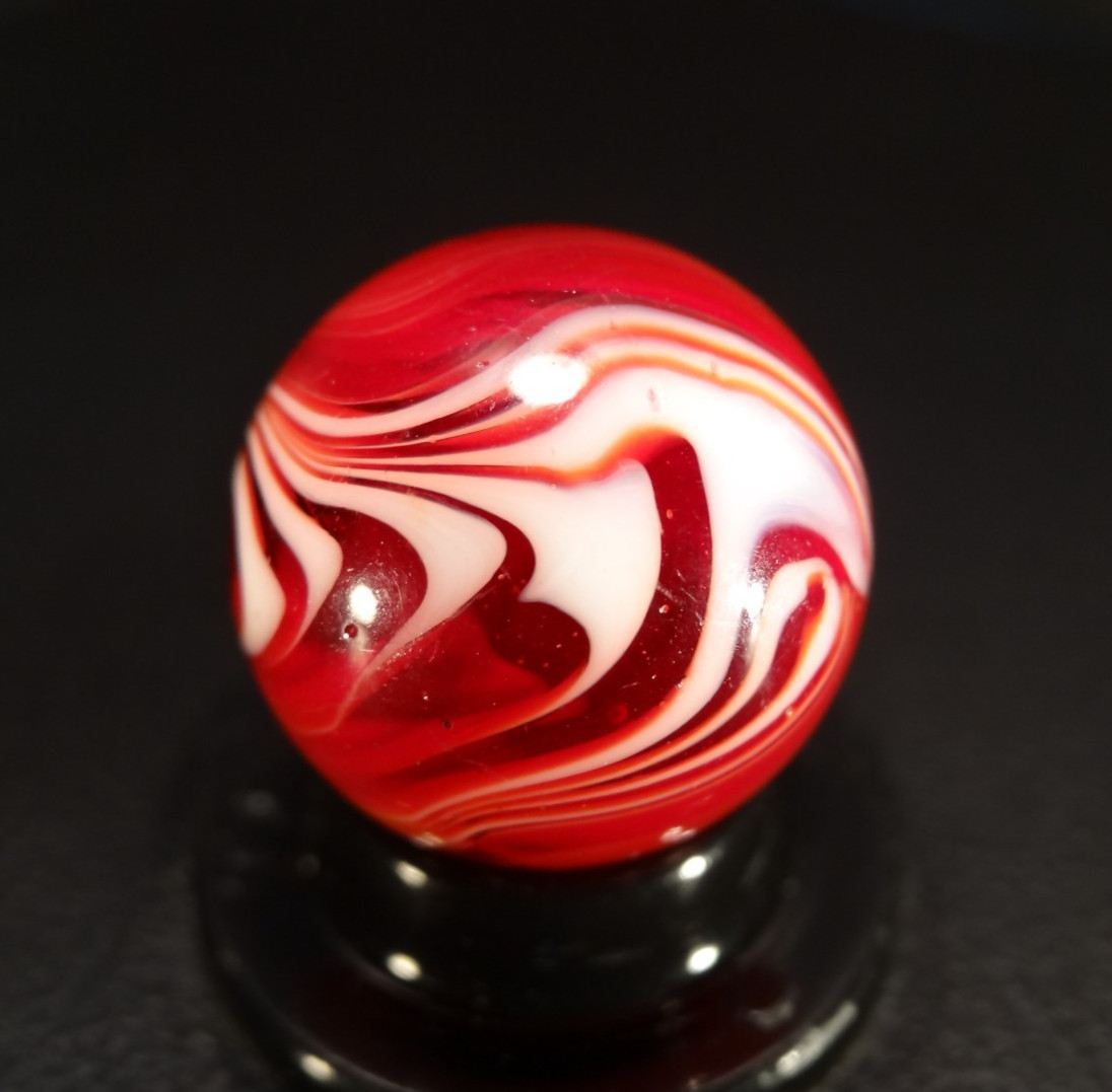 PELTIER    *RED *   National Onyx  Slag   FEATHER  PATTERN   WET MINT  RARE VHTF