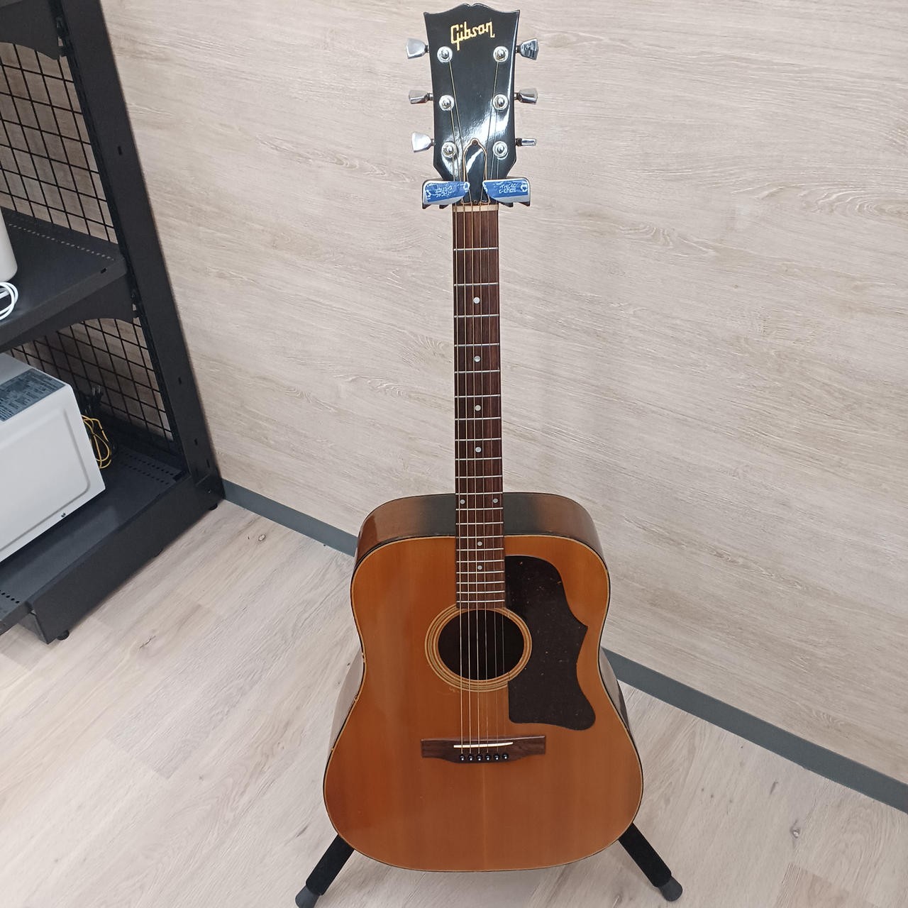 Gibson J-55 Acoustic Guitar Safe delivery from Japan