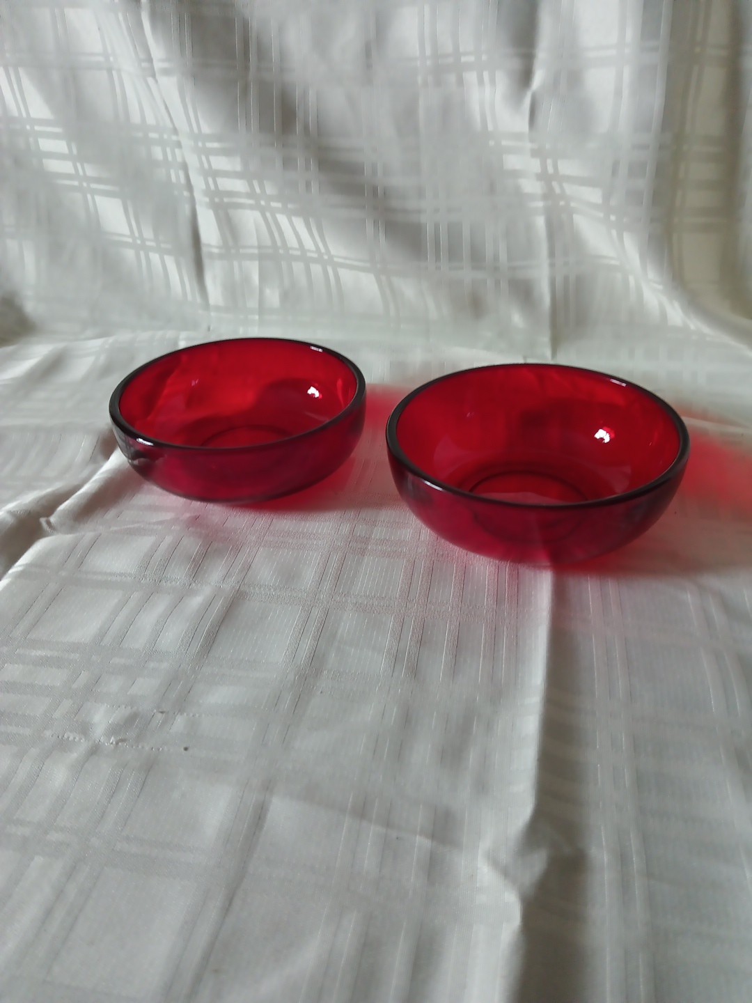 Set of 2 Vintagel Ruby Red Dessert Berry Sauce Bowls 4.5”