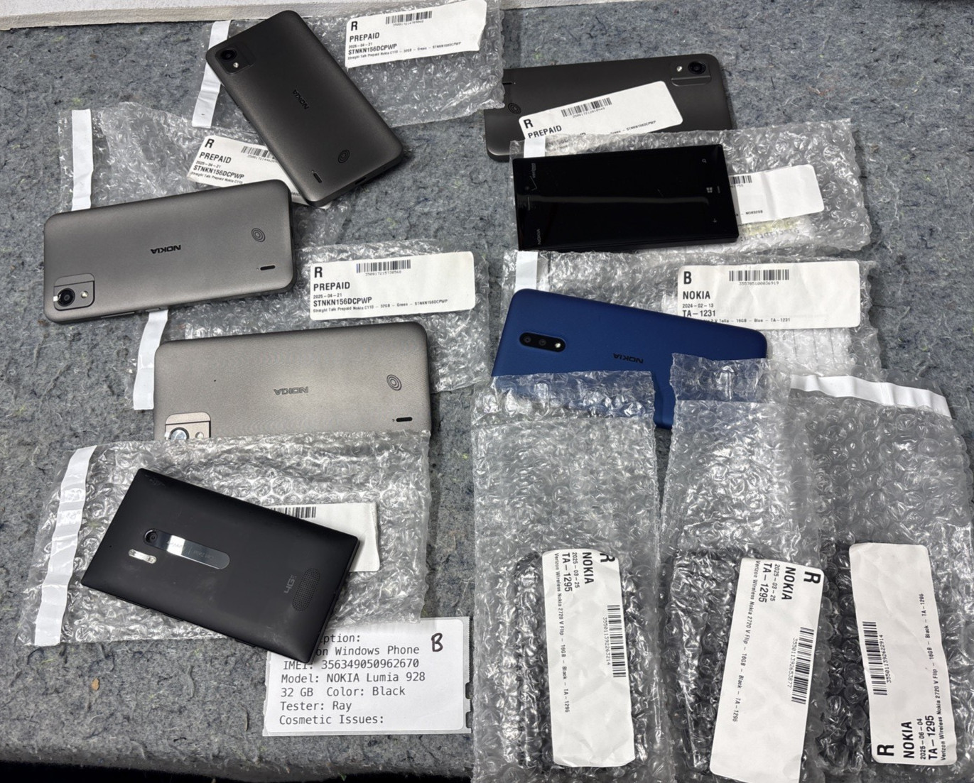 Lot of Nokia Mobile Cell Phones Bar & Flip Phones