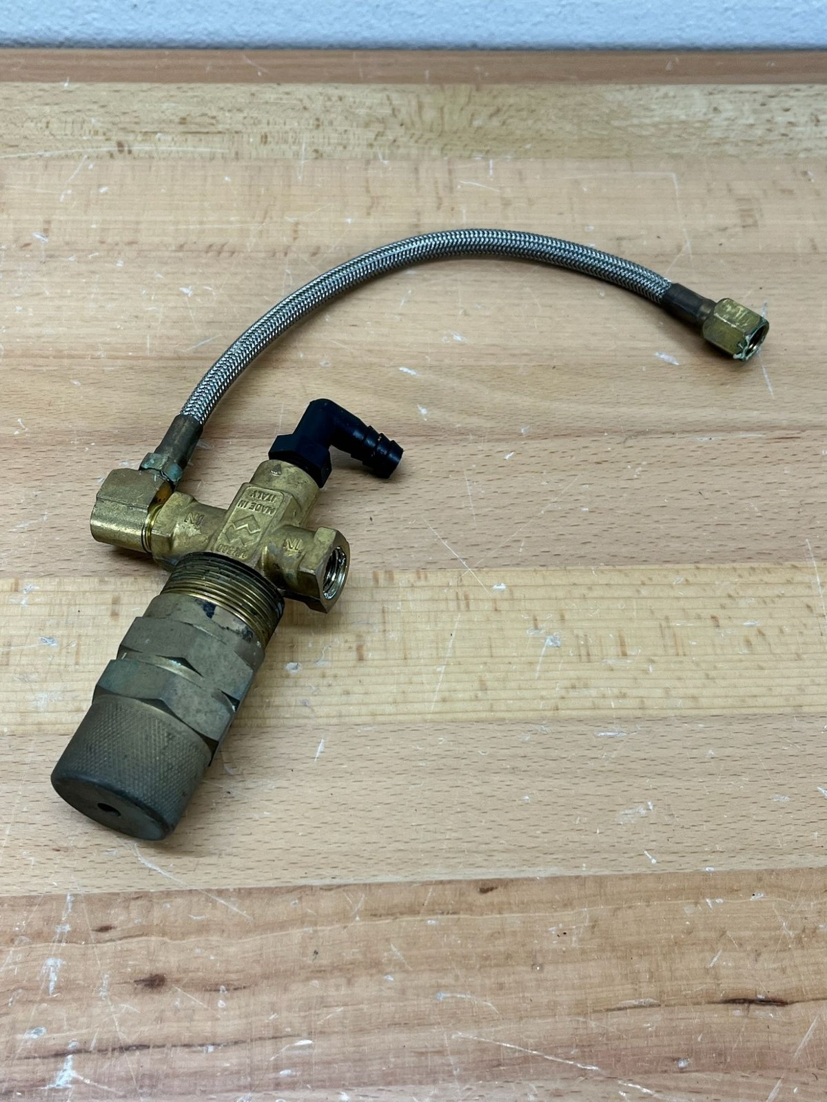 Pumptec 70033 Pressure Regulator 0-600 PSI - 1/4 F 3 Inlet Bypass Ports MV500 