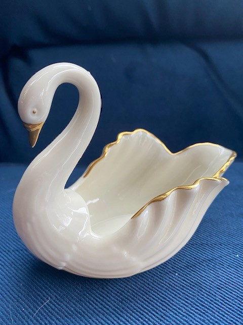 Lenox Swan Porcelain Figurine Trinket Dish Wedding 24k Gold Trim 4" high EUC