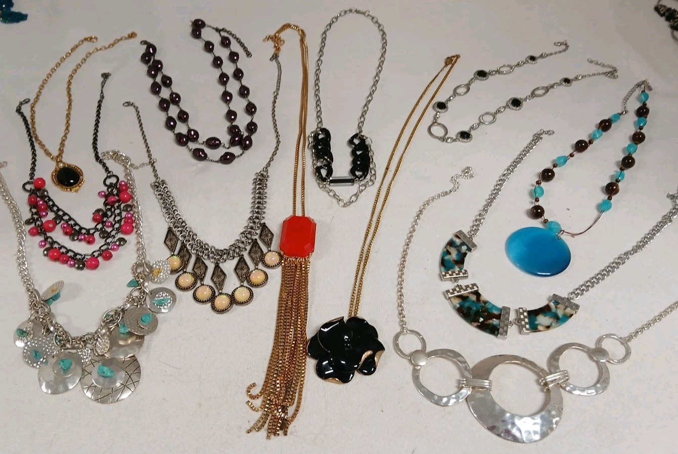 Fashion Costume Jewelry Necklaces Lot (#1259)