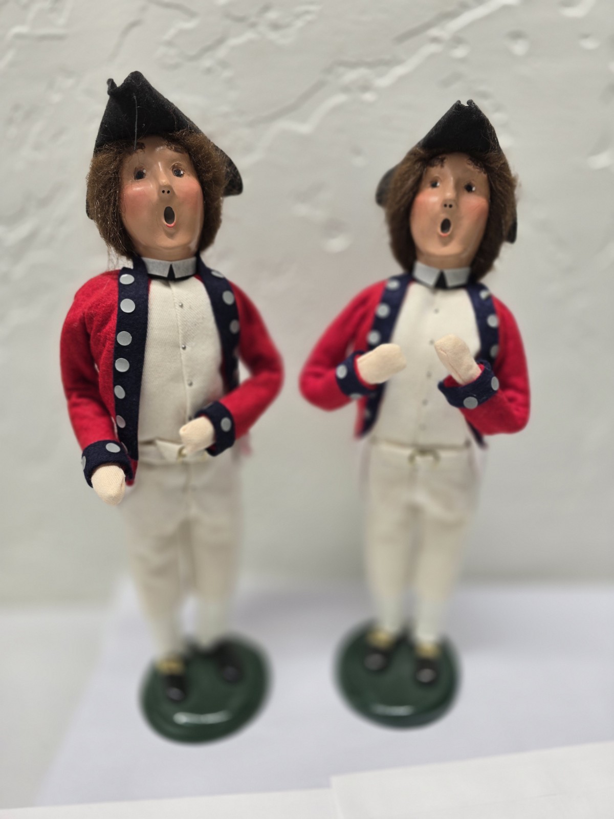 2 Byers 1999 The Willimaburg Collection Solider Drummers. **read**